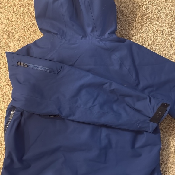 Men’s Large Oakley winter jacket/snowboarding jacket. Like new - Picture 5 of 8